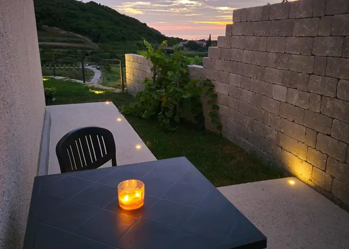 Апартаменты Dobrava Sea View With Terrace - With Terrace