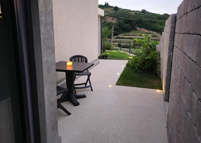 Апартаменты Dobrava Sea View With Terrace - With Terrace *